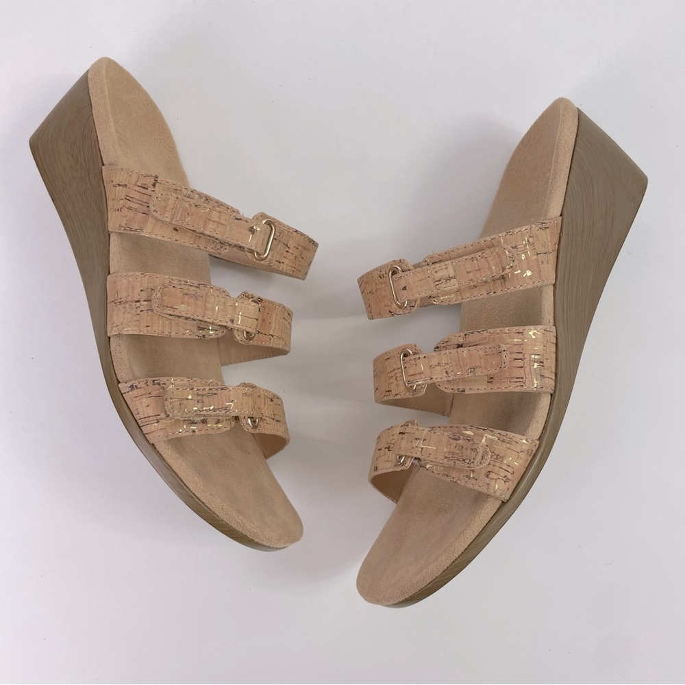 Vionic Park Dwyn Triple Strap Wedge Sandals in Gold Cork Size‎ 8 Wide Open-Toe